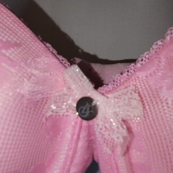 Victoria's Secret Bra - Gently worn - Pink Size 36C - Picture 4 of 6